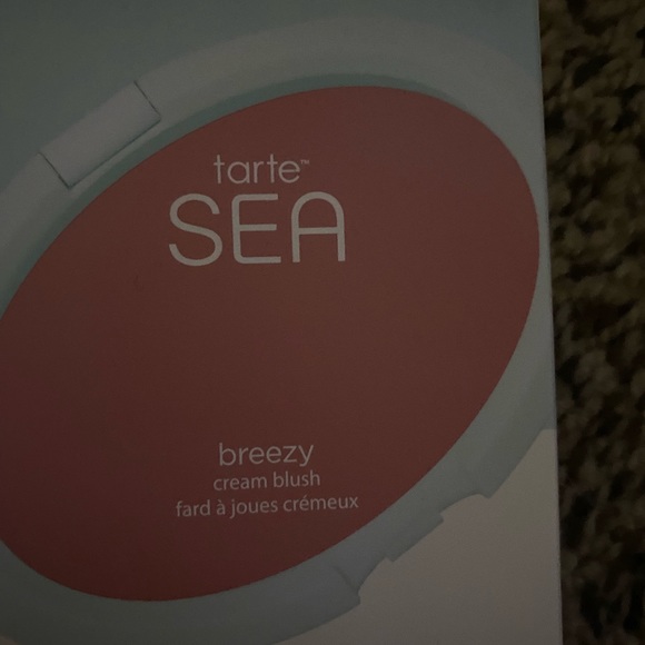 Makeup - Picture 10 of 11